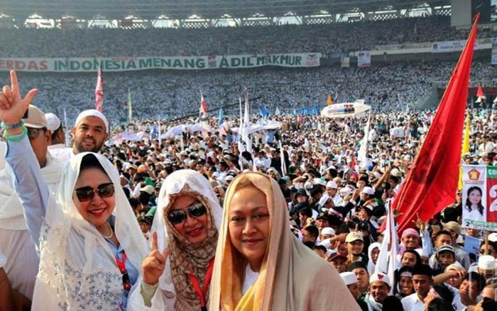 Massa Kampanye Akbar Prabowo Sambut Istimewa Kehadiran Mbak Tutut dan Titiek Soeharto