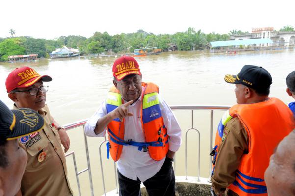 Korban Banjir Pilih Ngontrak Rumah dan Raup Rezeki Jual Ikan