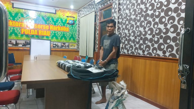 Bongkar Peredaran Sabu 15 Kg, Polisi Tangkap Pelaku Jaringan Internasional di Riau