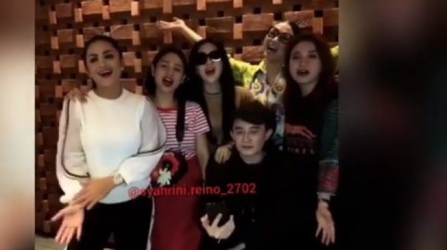 Kumpul Bareng Diva, Syahrini Disebut Numpang Tenar