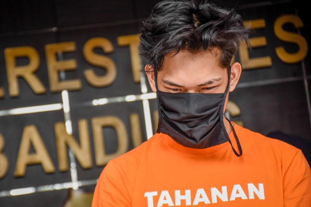 Bulan Suci Jadi Alasan YouTuber Ferdian Paleka Ngeprank Transpuan