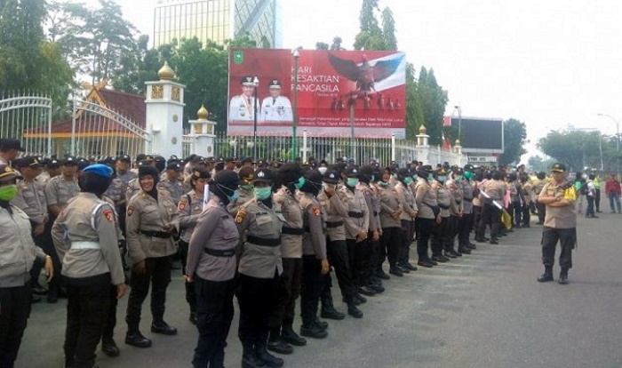 Sore Ini Mahasiswa Kembali Demo di Mapolda dan Kantor Gubernur Riau
