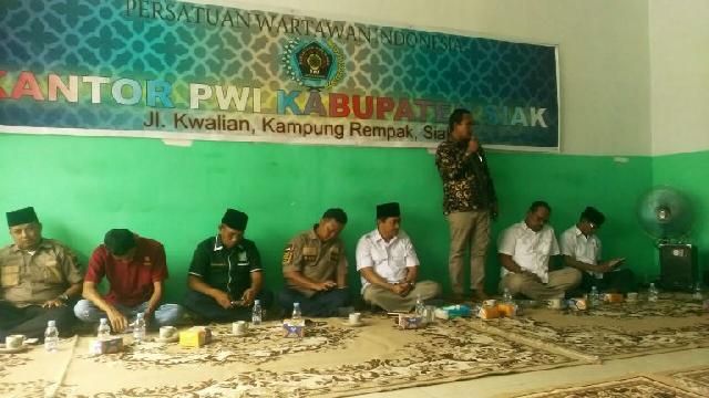 Bakal Calon Wakil Gubernur Riau Hardianto Sambangi PWI Siak