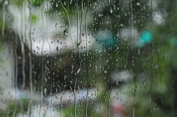 BMKG Sebut Air Hujan di Wilayah Terdampak Asap Berbahaya Bagi Kesehatan