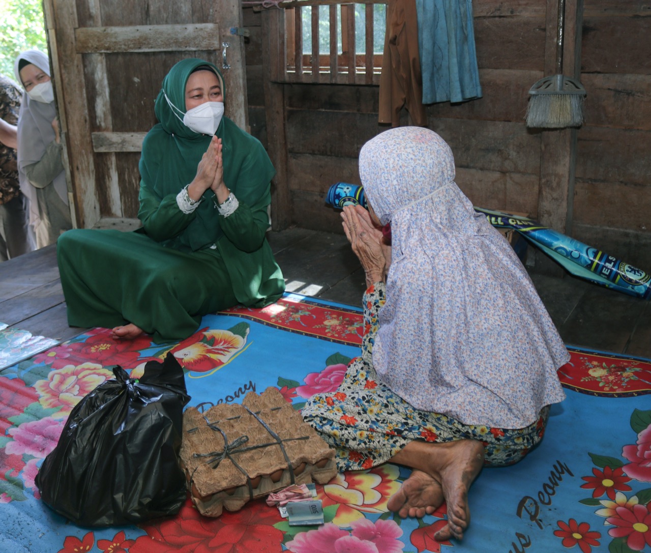 Jumat Berbagi, Dekranasda Siak Salurkan Bantuan