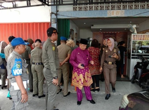 Wakil Gubernur Riau 'Tangkap' 13 ASN yang Lagi Asyik Nongkrong di Kedai Kopi