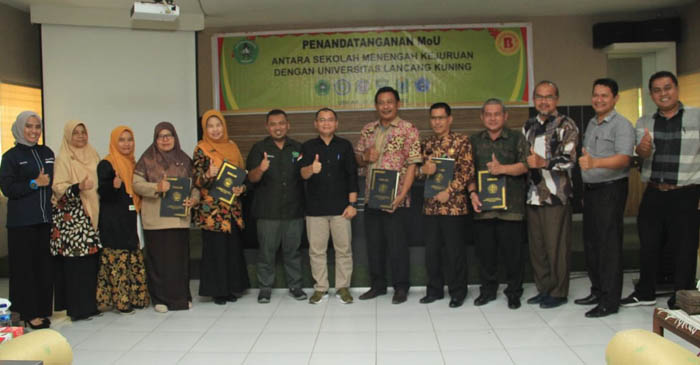 Tingkatkan Kualitas Pendidikan, Unilak MoU dengan 5 SMK di Riau