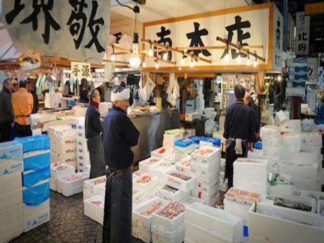 Relokasi Pasar Ikan Tsukiji di Tokyo Tertunda