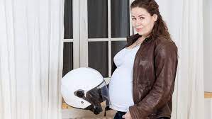 Penting! Ini Tips Aman Mengemudi Bagi Wanita Hamil