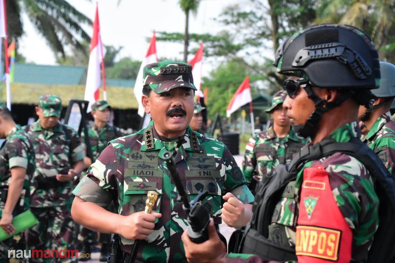 Panglima TNI Kunjungi Batalyon 132 BS Kampar