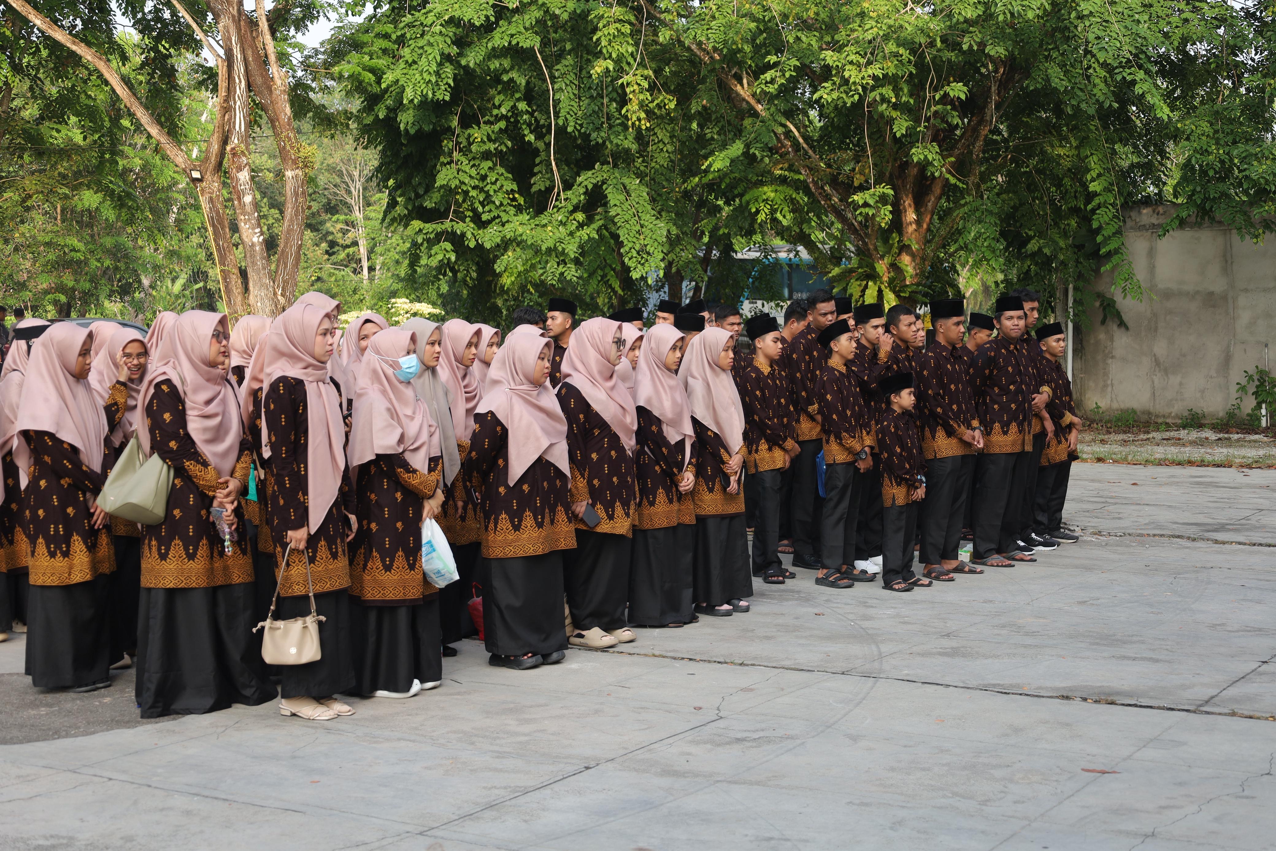 Kafilah Siak Diberangkatkan ke MTQ ke-43 Provinsi Riau