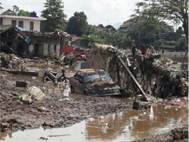 Banjir Bandang Hantam Garut, 19 Tewas