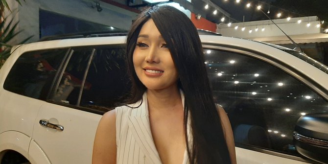 Jaksa Tuntut Lucinta Luna 3 Tahun Penjara