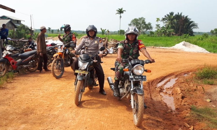 Cegah Bahaya Karhutla, Polsek dan Koramil Tempuling Patroli Bersama