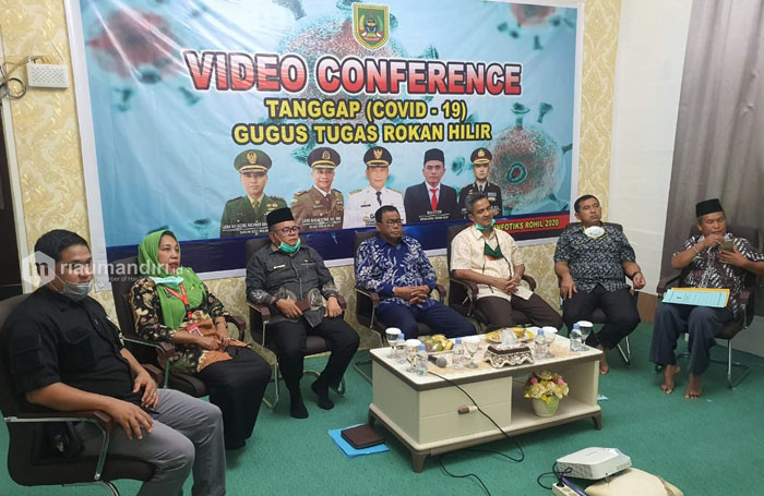 Bahas PSBB, Bupati Rohil Suyatno Rakor Melalui Video Conference dengan Sejumlah Menteri 