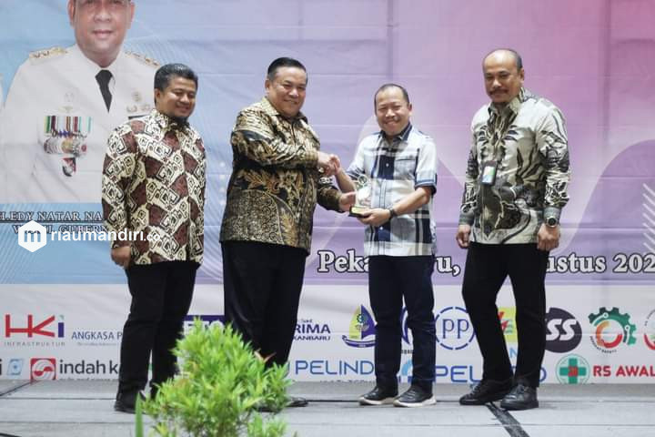 Pemkab Meranti Raih Terbaik 2 Paritrana Award Provinsi Riau