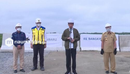 Gubri Dampingi Presiden Jokowi Tinjau Tol Pekanbaru-Bangkinang