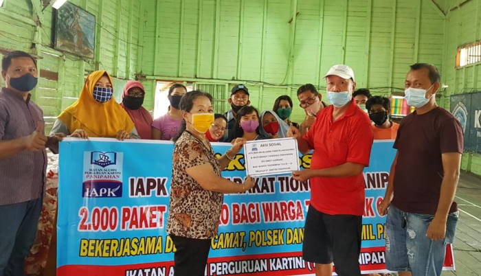 Peduli Dampak Covid-19, IAPK dan Warga Tionghoa Panipahan Bagikan 2.000 Paket Sembako