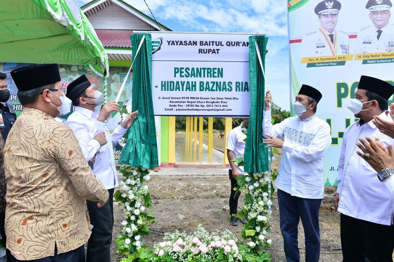 Gubernur Syamsuar Hadiri Peresmian Pondok Al Hidayah Basnaz Riau