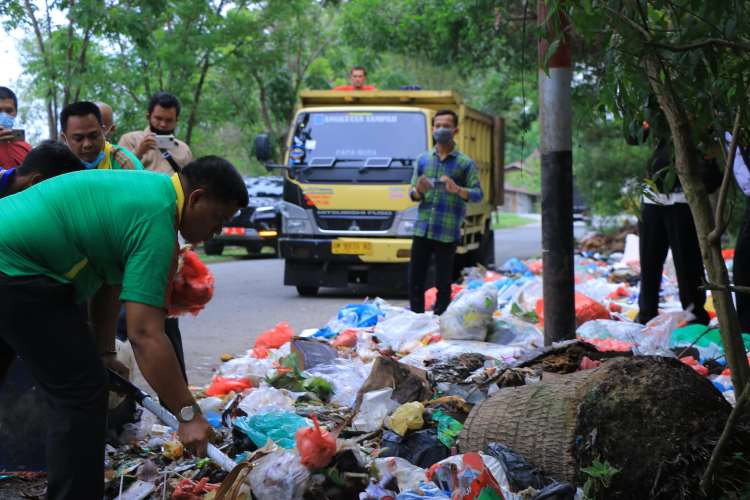 Pihak Ketiga Dinilai tak Becus Kelola Sampah di Pekanbaru
