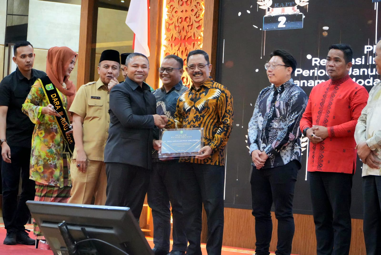 RAPP Raih Investment Award 2025 pada Ajang Riau Investment Forum