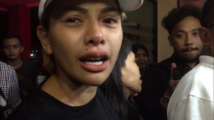 Nikita Mirzani Sudah 8 Jam di Polres Jaksel Usai Ditangkap Dini Hari Tadi