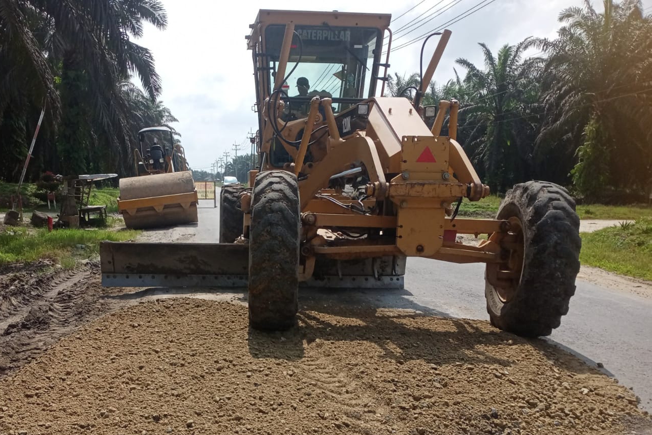 Target Fungsional Lebaran, Perbaikan Ruas Jalan Cerenti-Air Molek Digesa