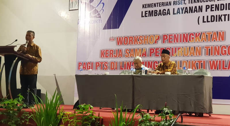 Pembicara di Workshop LLDIKTI, Rektor UIR Beberkan Kiat Menjalin Kerja Sama dengan Luar Negeri