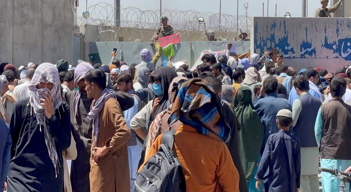 Taliban Rayakan Terbangnya Pesawat Terakhir AS dari Afghanistan