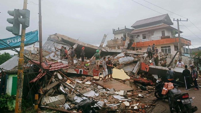 BPBD Laporkan 27 Orang Meninggal dalam Gempa Mamuju-Majene