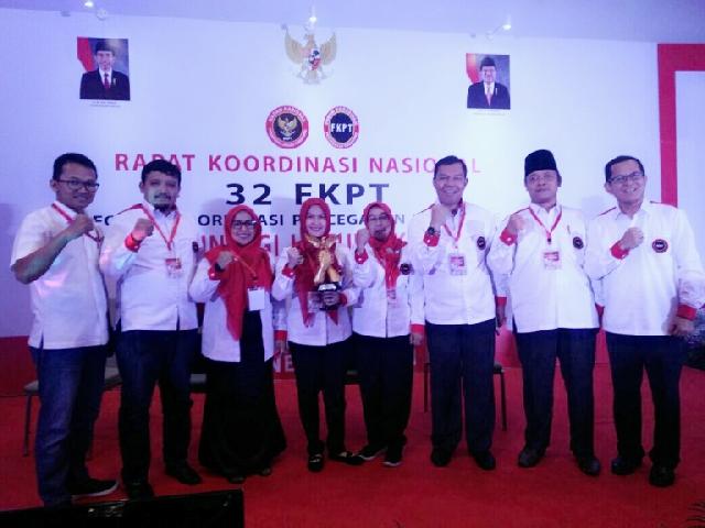 FKPT Riau Terima Penghargaan Terbaik 1