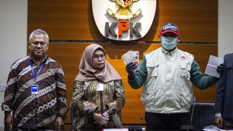 KPK Periksa Advokat PDIP Terkait Kasus Suap Harun-Wahyu Setiawan