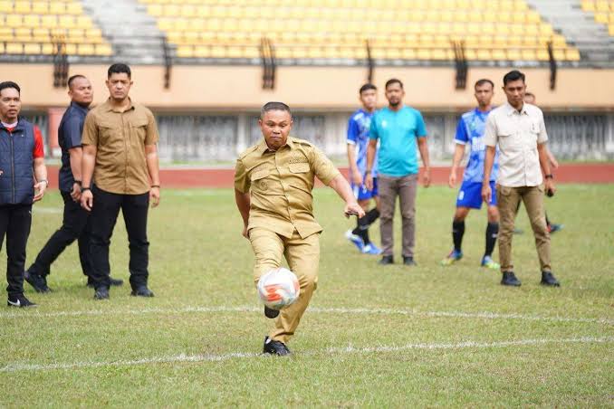 Gubri Wahid Buka Turnamen Mini Soccer Antar OPD