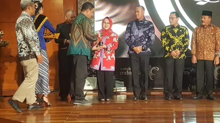Talam Durian Antarkan Pekanbaru Raih API Award 2019 Kategori Makanan Tradisional Terpopuler