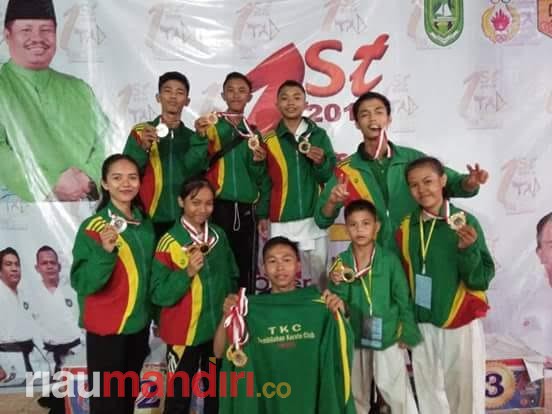 Meski Kurang Diperhatikan, Tim Karate Club Tembilahan Harumkan Nama Inhil