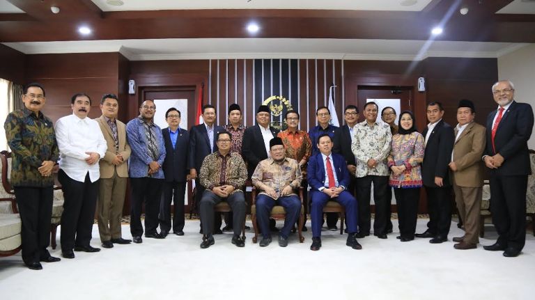 La Nyalla Resmikan Forum Pimpinan Daerah Purna Bhakti Anggota DPD RI