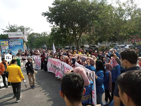 Demo Kejati, Mahasiswa di Riau Desak Sayuti Munte Dibebaskan