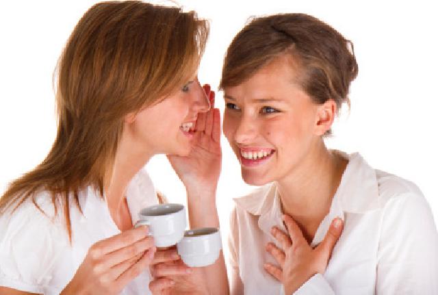 Inilah 8 Tanda Seseorang Kecanduan Gosip