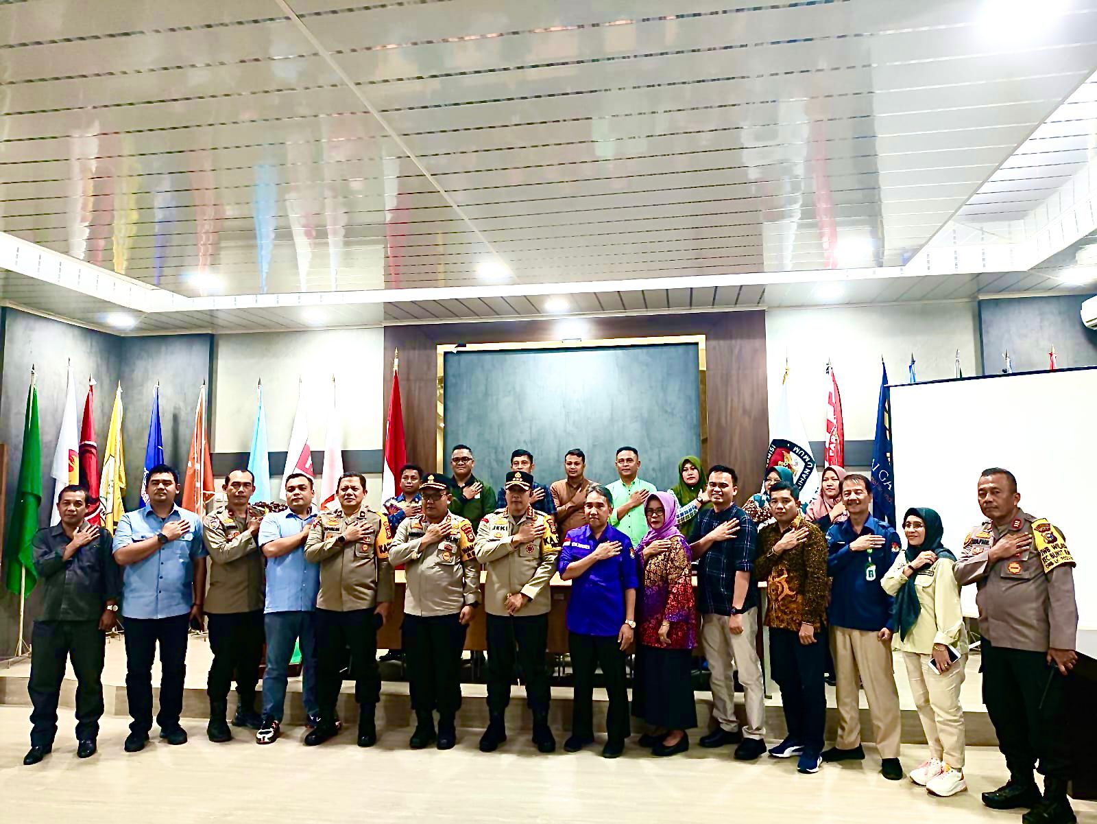 Perkuat Sinergitas Pemilu, Kapolresta Pekanbaru Kombes Jeki Rahmat Berkunjung ke KPU Pekanbaru
