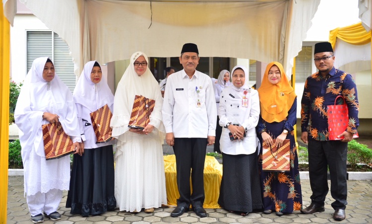 Pemprov Riau Lepas 41 Petugas Kesehatan Haji