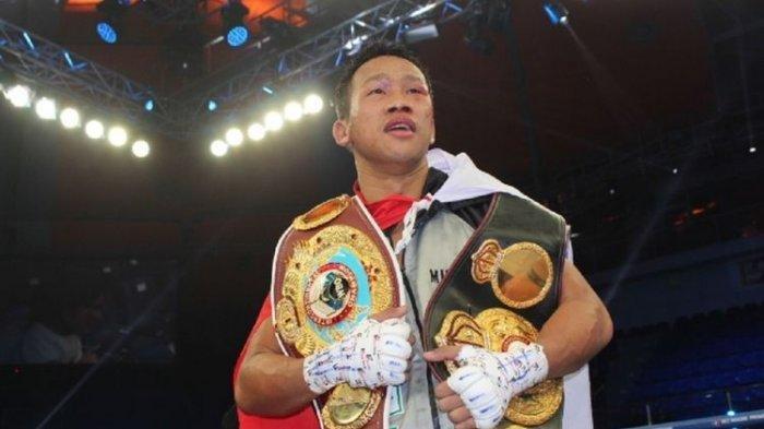 Menang TKO, Daud Yordan Raih Dua Gelar Juara Dunia