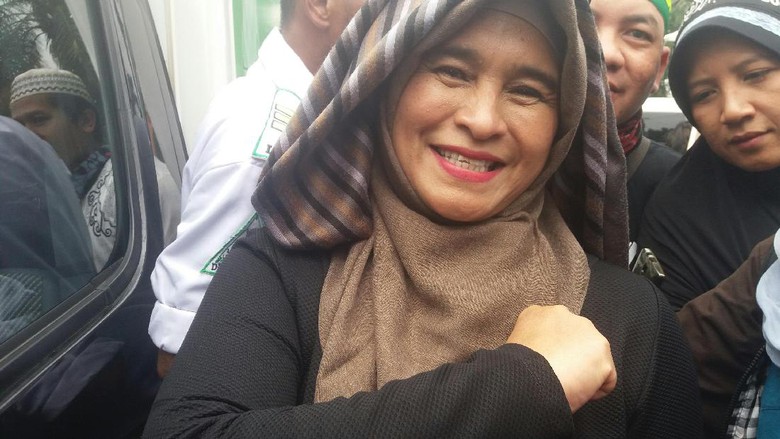 Kagum dengan Neno Warisman, Prabowo: Ini Emak-emak Mental Kopassus