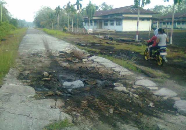 Jalan Kelemantan-Sekodi Rusak Parah