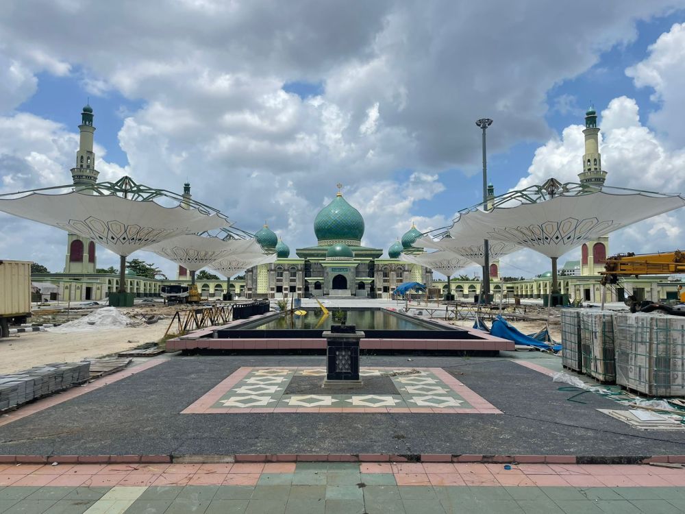 Penataan Kawasan Masjid Raya Annur Provinsi Riau Hampir Selesai