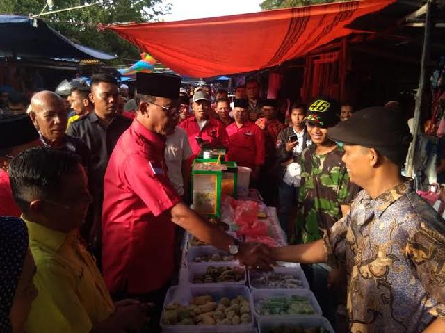 Blusukan ke Pasar Gronggang Siak, Suyatno Serap Aspirasi Rakyat