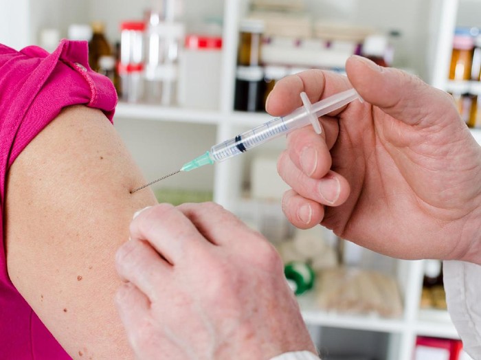 Inggris Uji Coba Vaksin Virus Corona ke 300 Sukarelawan Sehat