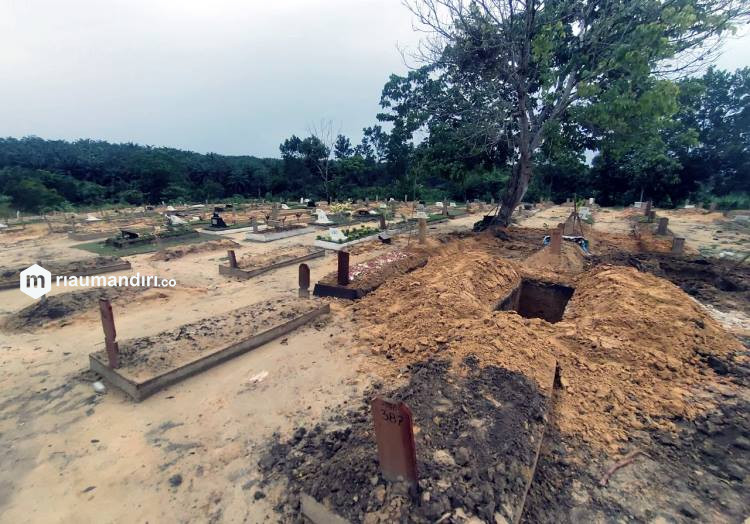 Petugas Pemakaman Covid Dipukul, Dilempari Batu dan Dibanting Warga