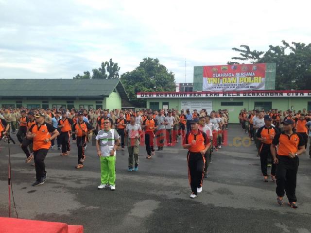 Ribuan Personil Polri-TNI Gelar Olahraga Bersama