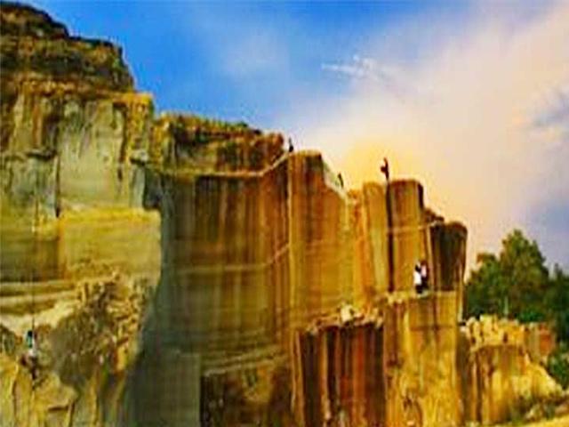 Tebing Breksi Menjadi Wisata di Yogyakarta