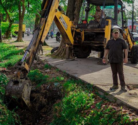PUPR Pekanbaru Bongkar Bangunan di Atas Drainase